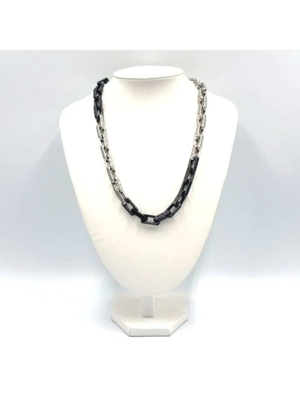 Louis Vuitton Collier Monogram Chain Metal Silver Black Necklace